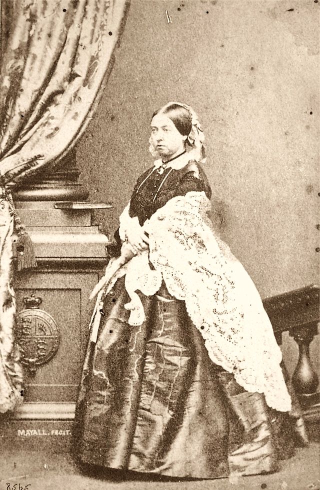 Queen Victoria Cartes De Visite By John Jabez Edwin Mayall Uploaded By